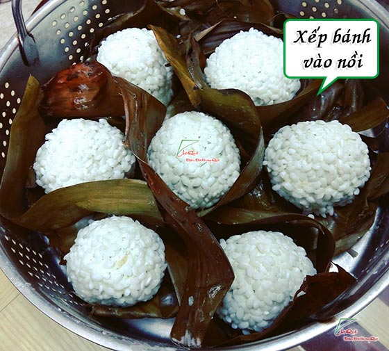 phủ gạo lên bánh